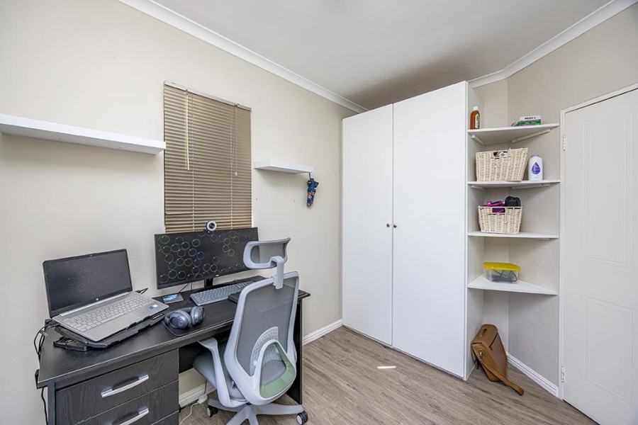 To Let 3 Bedroom Property for Rent in Royal Ascot Western Cape